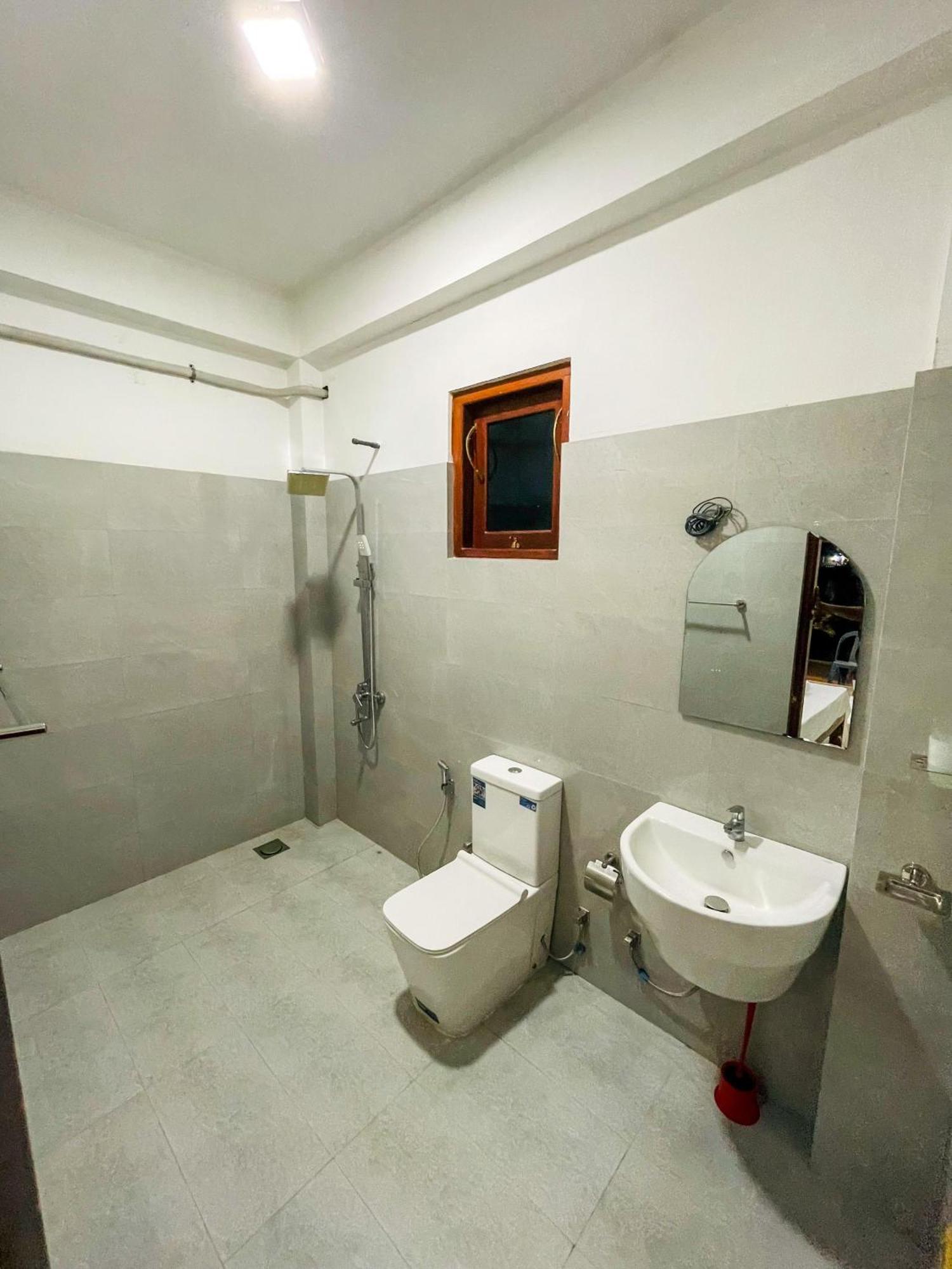 Bed and Breakfast La Fiesta Weligama Zimmer foto