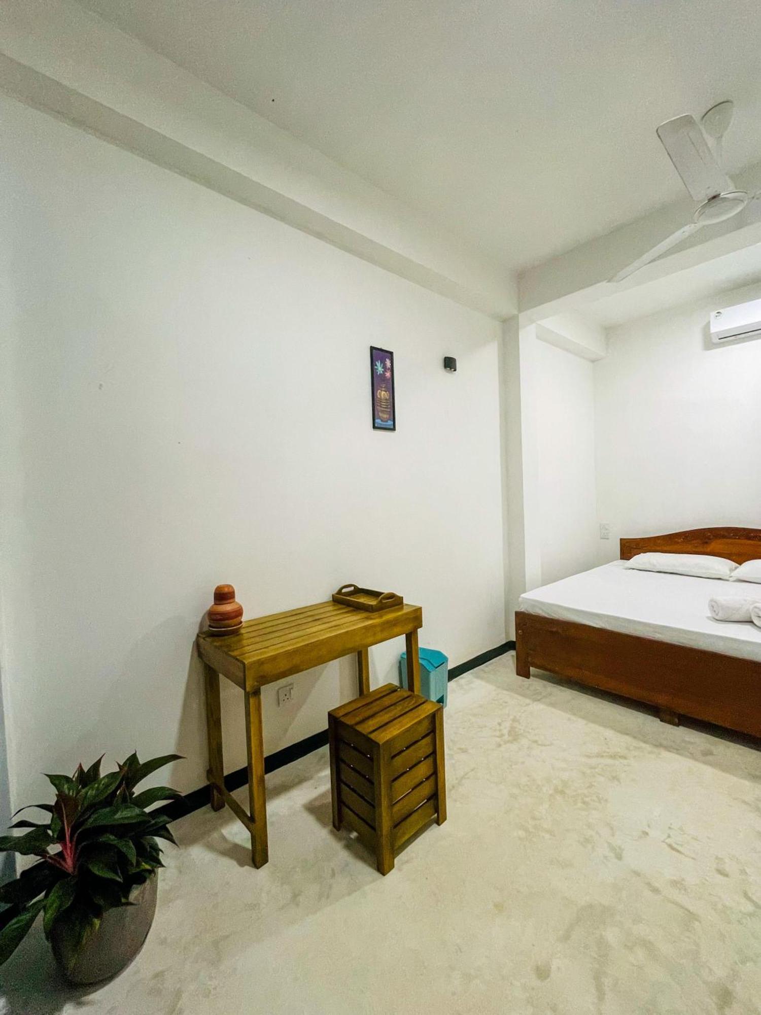 Bed and Breakfast La Fiesta Weligama Zimmer foto