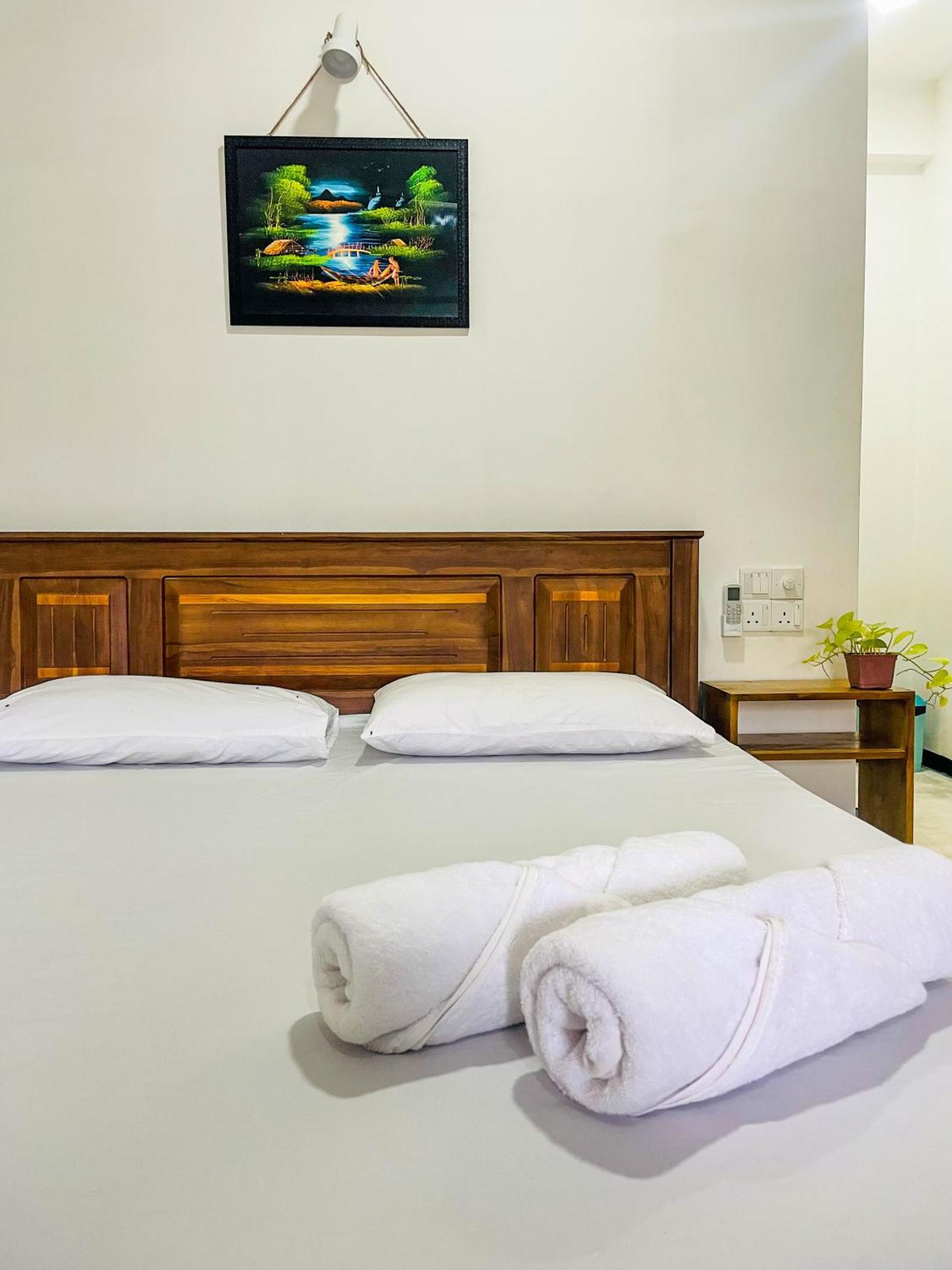 Bed and Breakfast La Fiesta Weligama Exterior foto